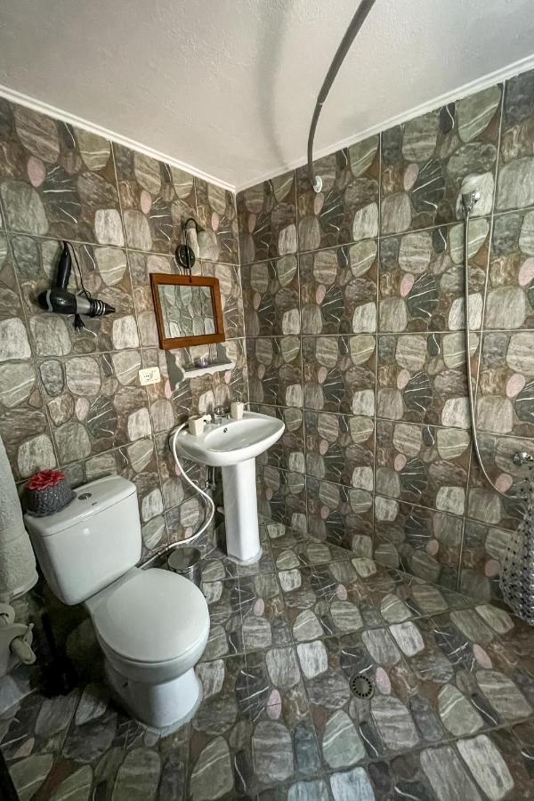 Bujtina Kodiket Guesthouse เบราท ภายนอก รูปภาพ
